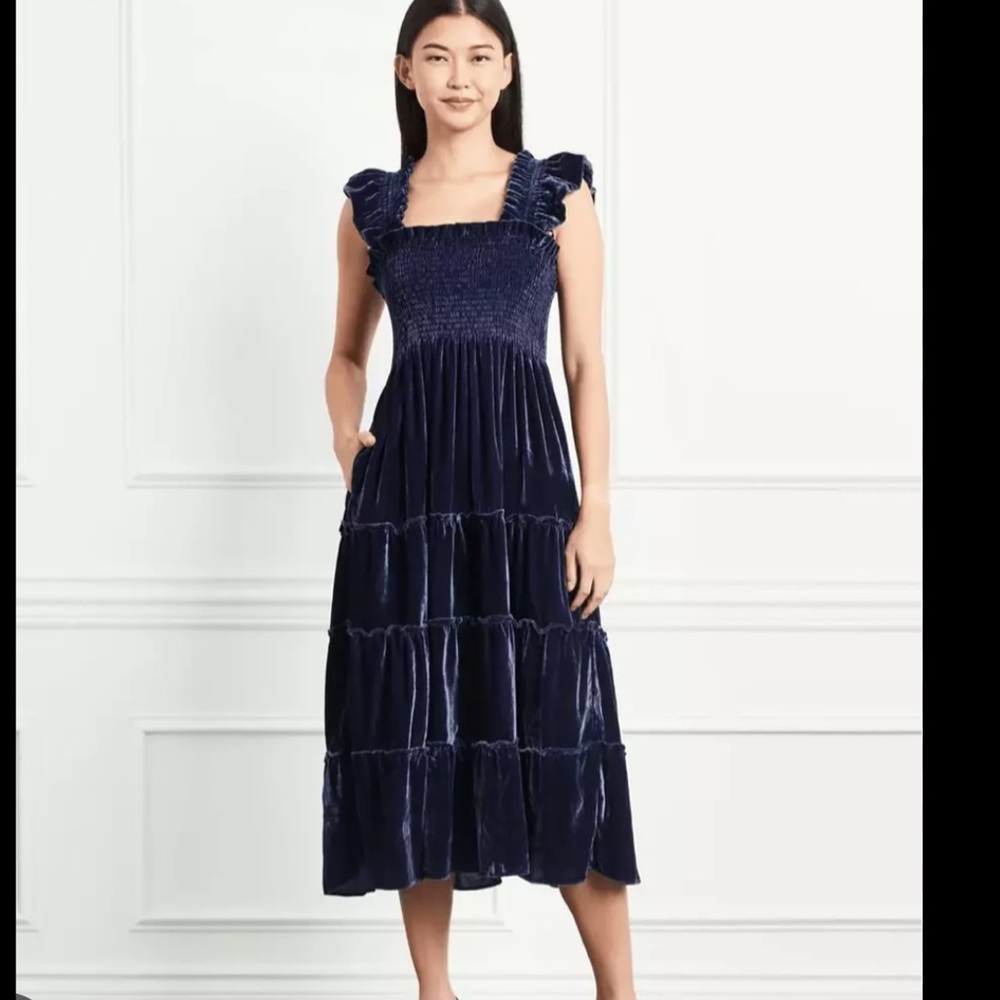 Hill House -Ellie Nap dress-Navy- crushed velvet- size Large